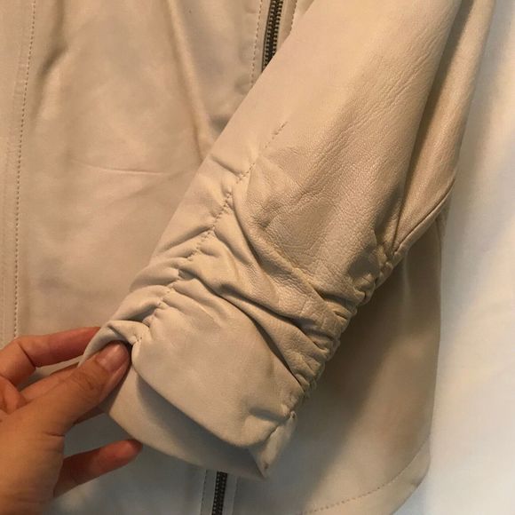 Bebe Ivory 100% genuine leather motor asymmetric jacket with ruched sleeves s - Picture 8 of 11
